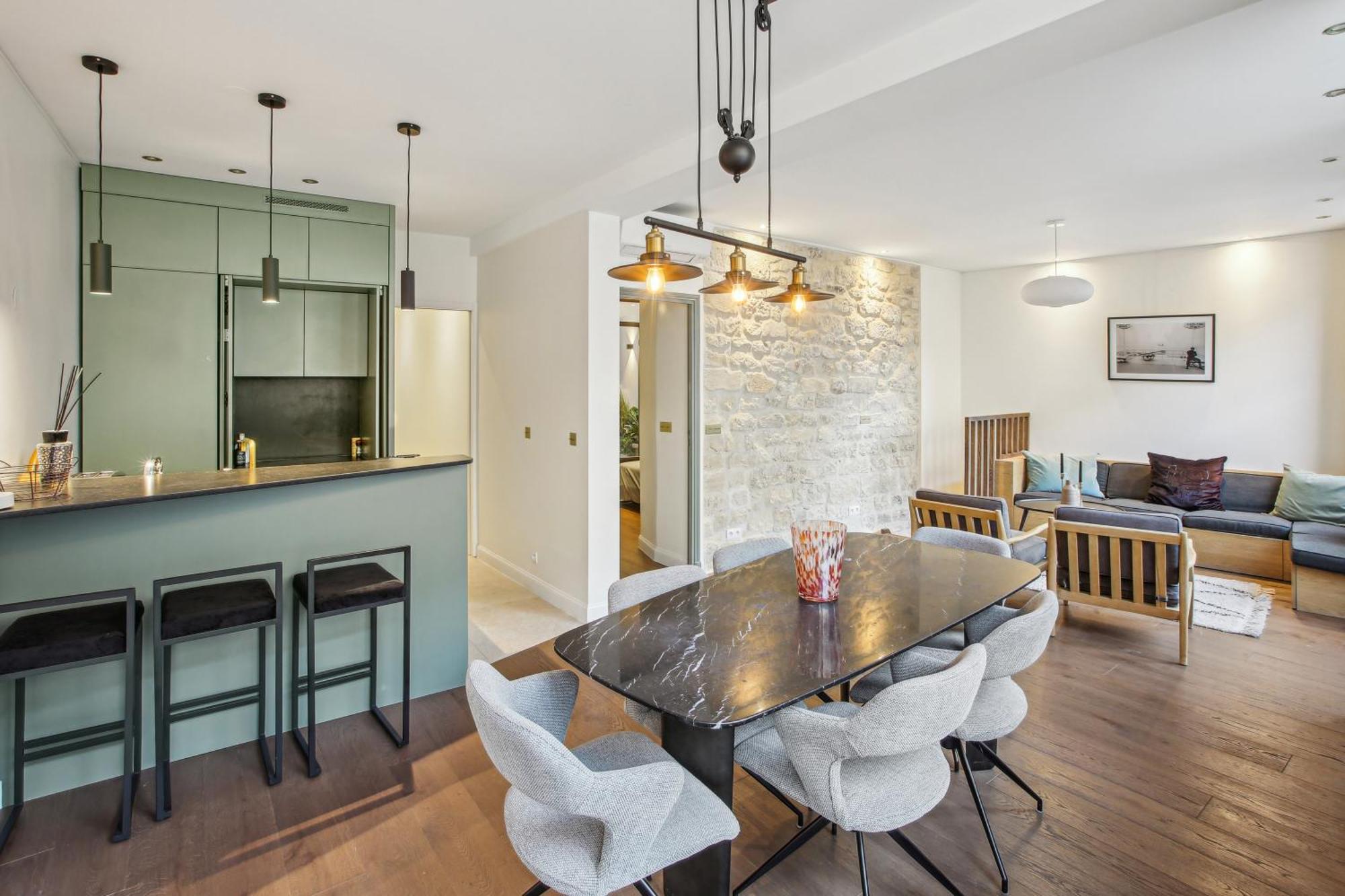 Luxury In The Heart Of St Germain A/c 3 Bedroom Outdoor Apartment Paris
